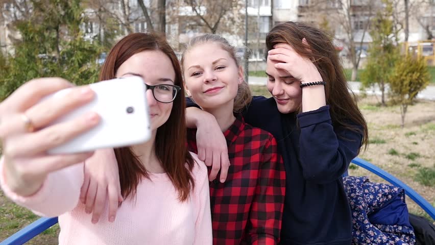 Cute Teen Girls Selfie Poses
